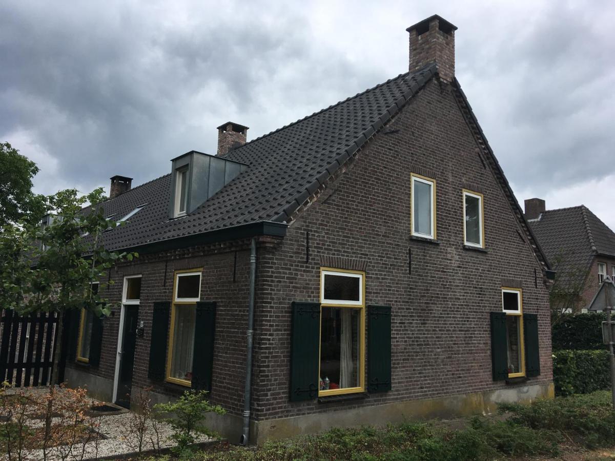 Vakantiehuis In Het Voorhuis Dommelen Luaran gambar